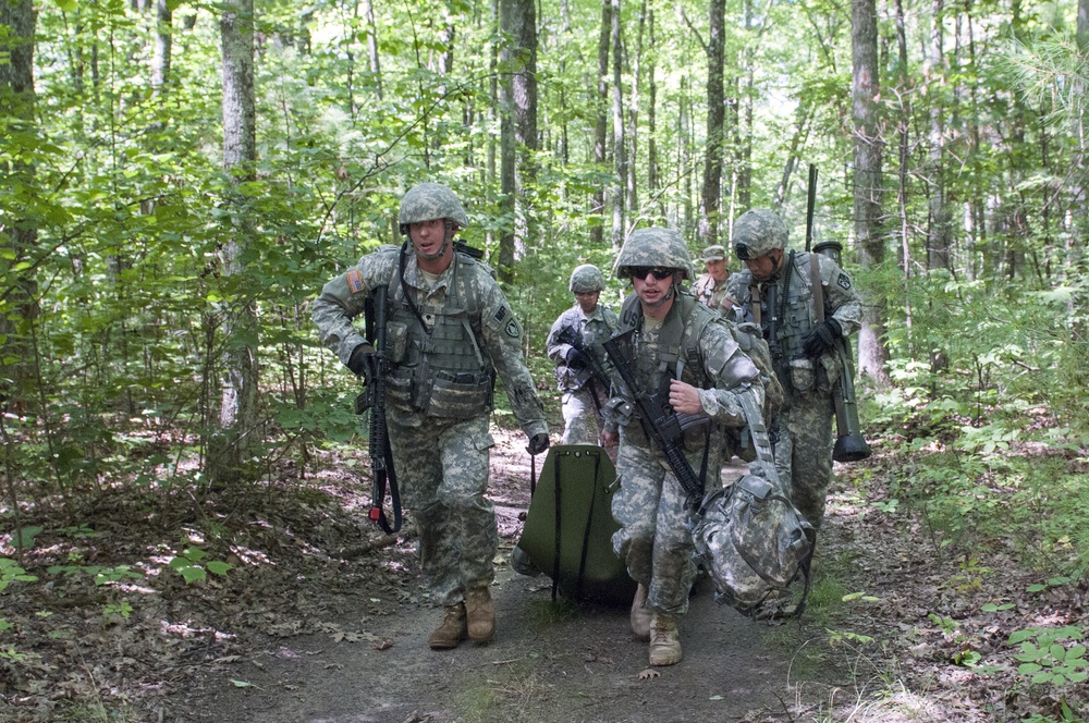 Soldiers Conduct Movement-to-Contact Training Lane