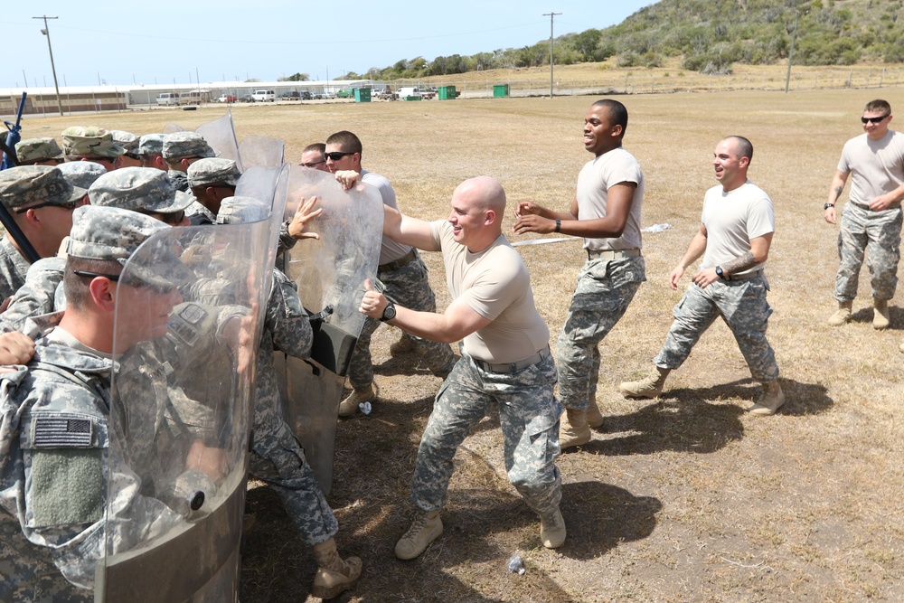 Troopers train to control riots