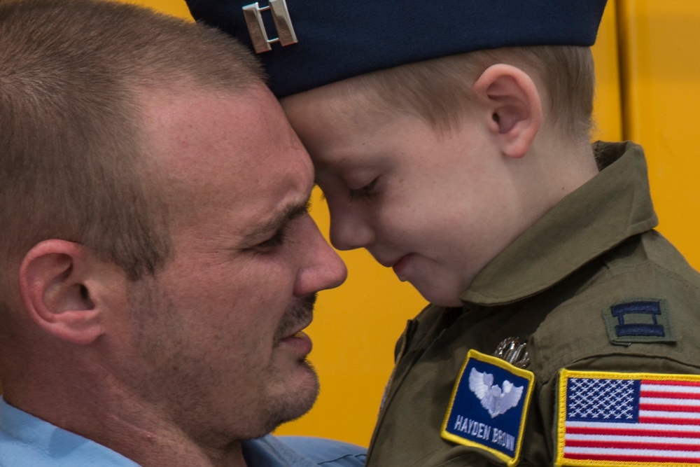 Scott AFB teams up with Alton VFW to present ‘Badge of Courage’ to 6-year-old boy