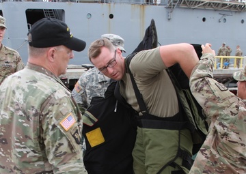 Army Chief of Staff tours Army Watercraft; views EOD and Dive capabilites