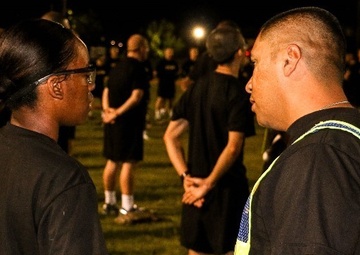 Drill sergeant talks with Soldier