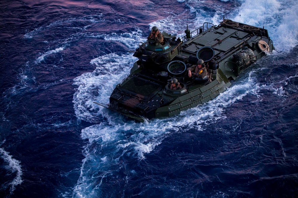 Splash and recovery aboard USS Germantown (LSD-42)