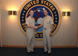 CNO visits USSTRATCOM