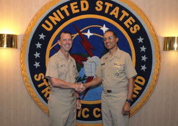Chief of Naval Operations visits USSTRATCOM