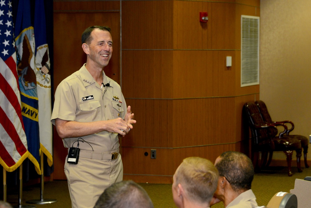 CNO visits USSTRATCOM