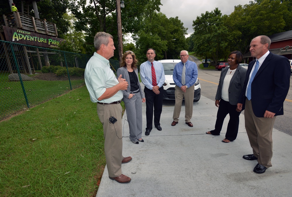 Johnson-Turner gets general overview of Nashville District real estate