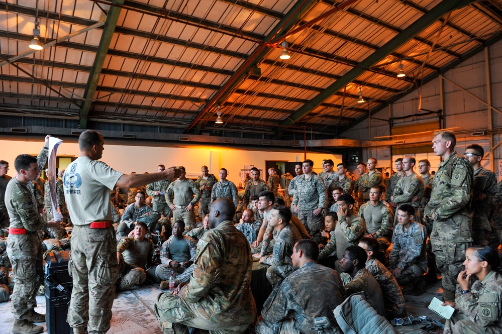 Joint force exercise prepares airmen, soldiers for contingency operations