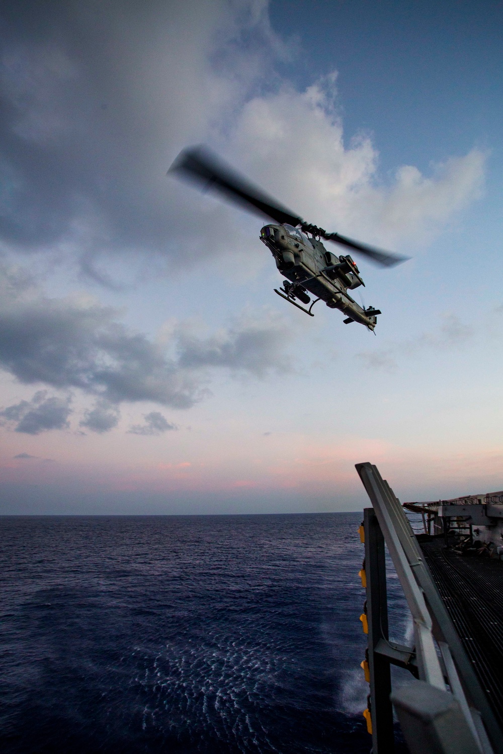 31st MEU Takes Flight Day and Night