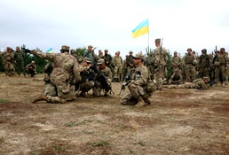 6-­8 Cav Soldiers share battle drill proficiency with Ukrainians
