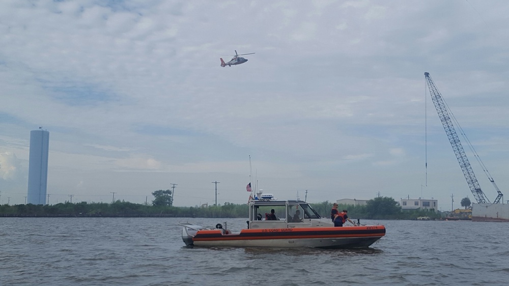 Coast Guard searches for man who fell from an oil rig in Sabine, Texas