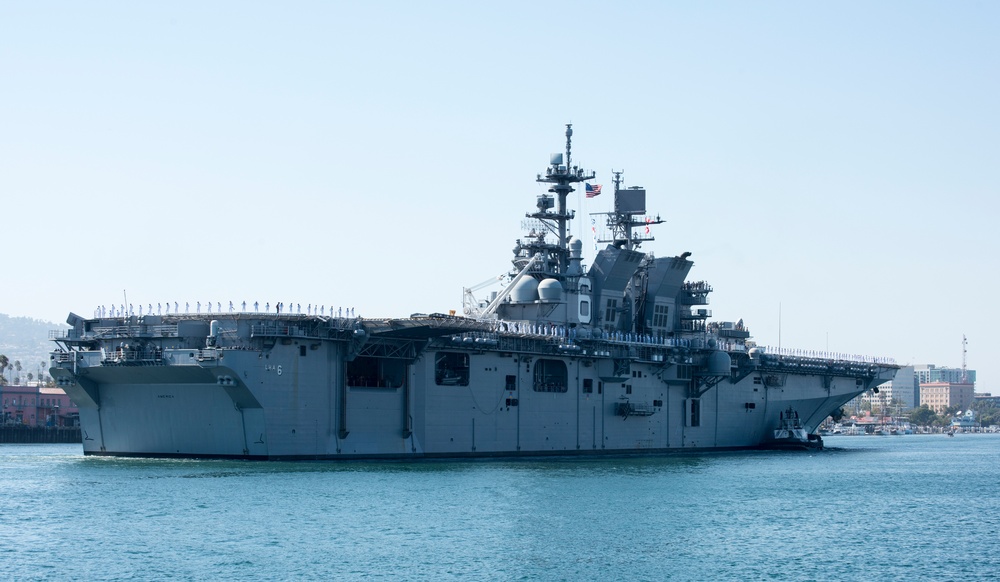 USS America arrives in Los Angeles for Fleet Week 2016