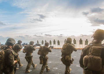 13th MEU patrols the seas during Western Pacific Deployment 16-1