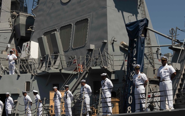 Wayne E. Meyer Arrives for LA Fleet Week