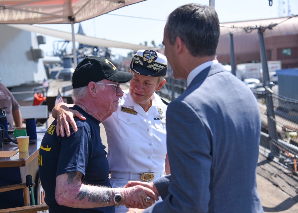 Third Fleet Commander and LA Mayor Speak With World War II Veteran During LA Fleet Week