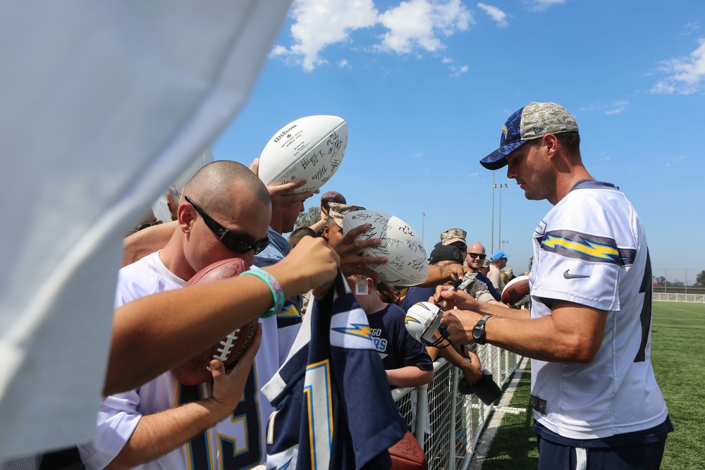 Chargers visit MCAS Miramar