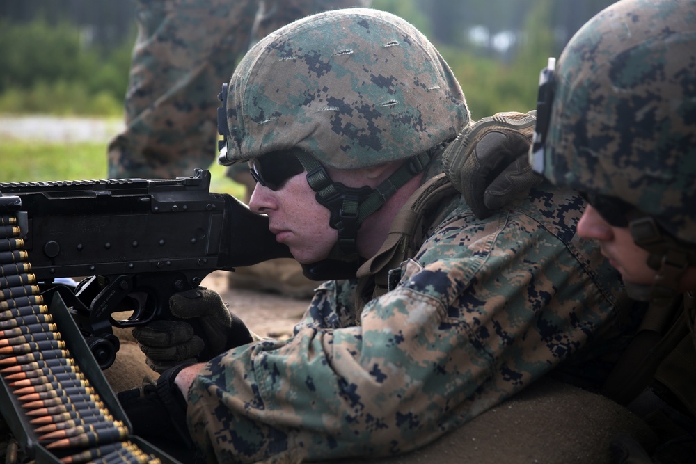 2nd LAAD Marines shoot straight during weapon systems training