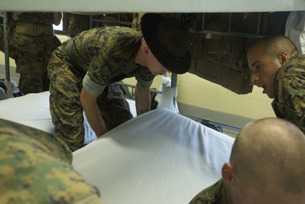 Parris Island recruits end training day with hour of downtime