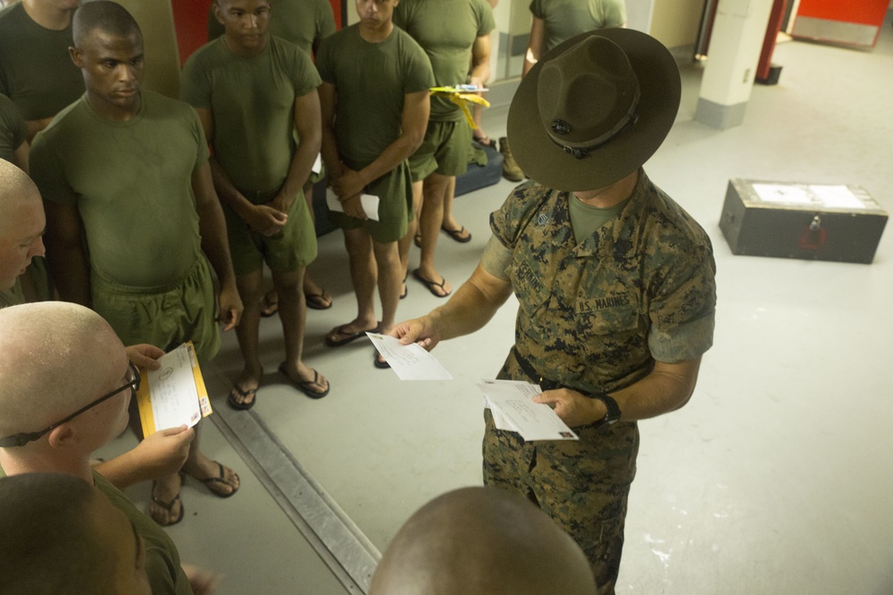 Parris Island recruits end training day with hour of downtime