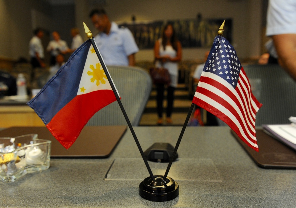 U.S., Philippine Airmen talks enhance interoperability