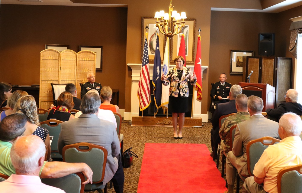 Signal community bids farewell to long-time commander during retirement ceremony