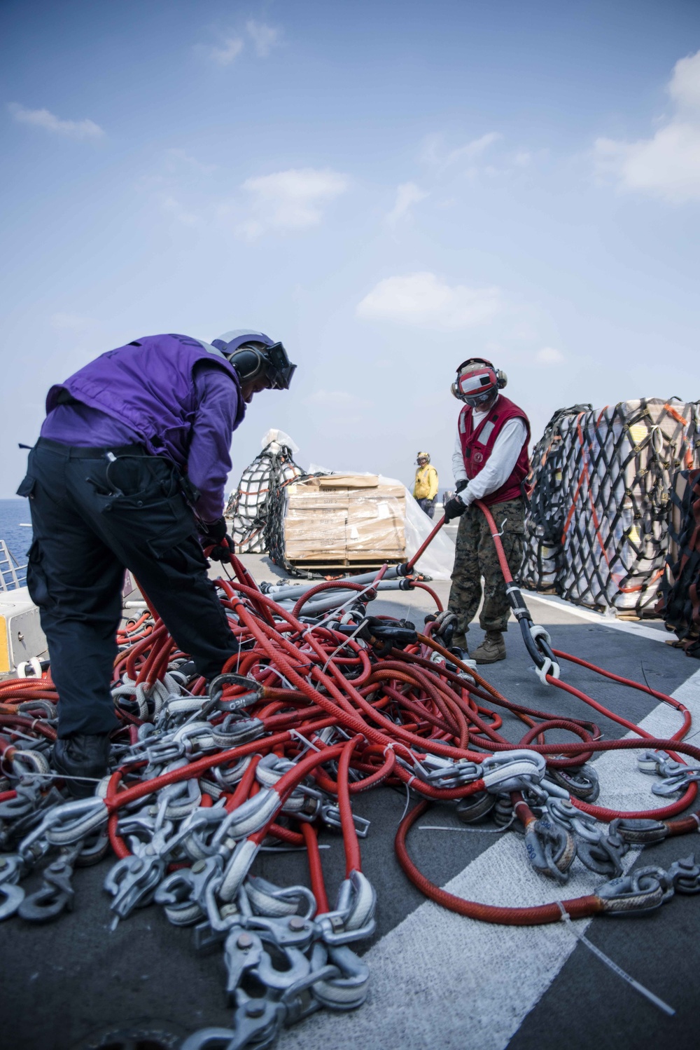 Green Bay Receives Supplies from HSC 25 Via Vertical Replenishment