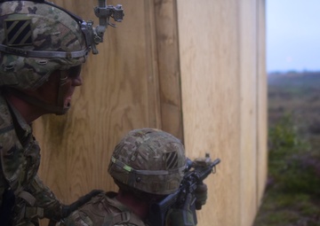 3/69 Armor Soldiers leverage Black Hawks during Eastern European live fire training