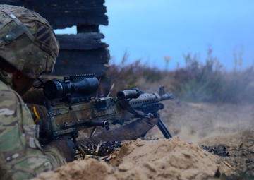 3/69 Armor Soldiers leverage Black Hawks during Eastern European live fire training