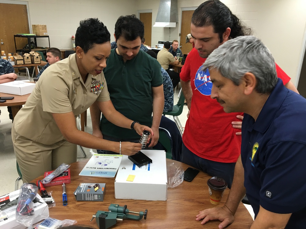 Houston Recruiters, Educators Build Robots!