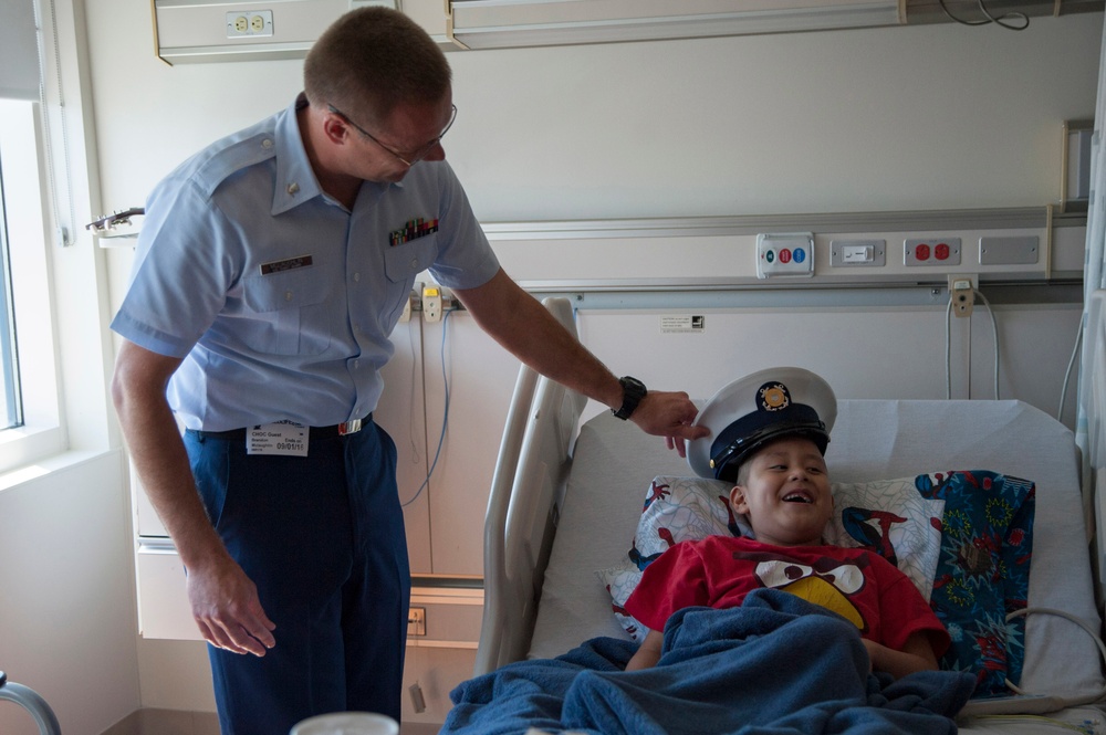 Service Members Visit Childrens Hospital During Fleet Week 2016