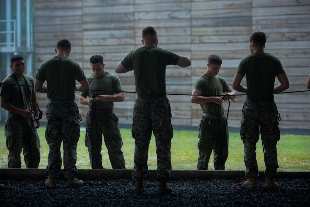 Marines conduct assault climbers course