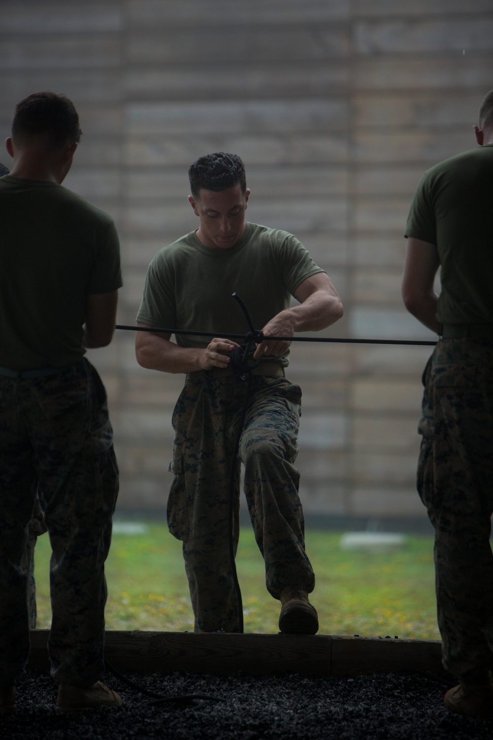 Marines conduct assault climbers course