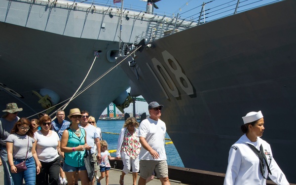 Ship Tours at LA Fleet Week 2016