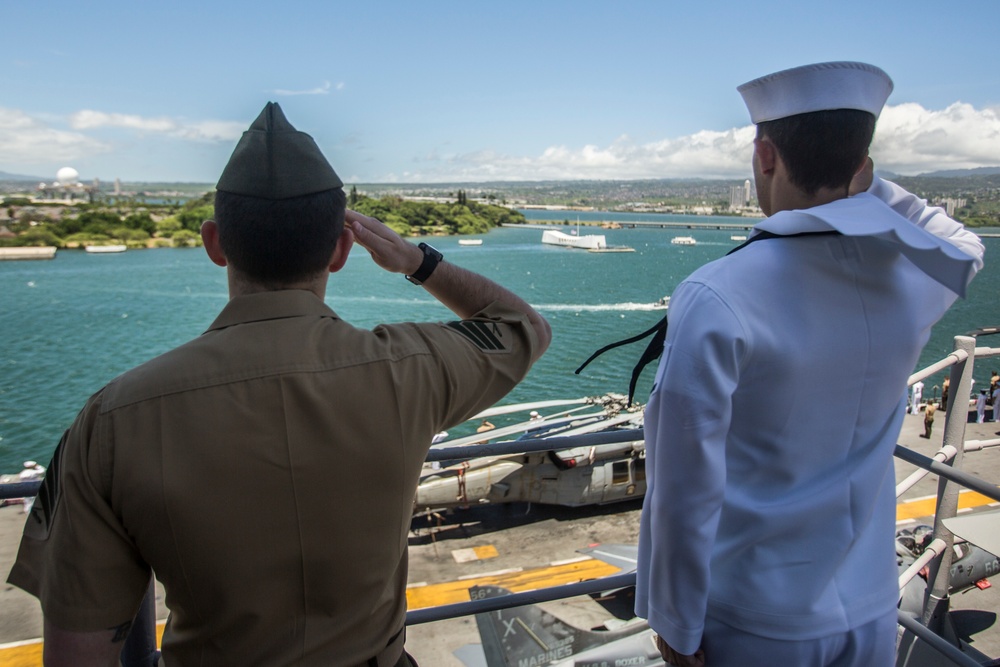 13th MEU ports into Hawaii