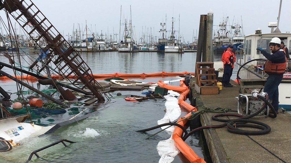 Coast Guard, Washington State Department of Ecology respond to sunken vessel in Westport, Wash.