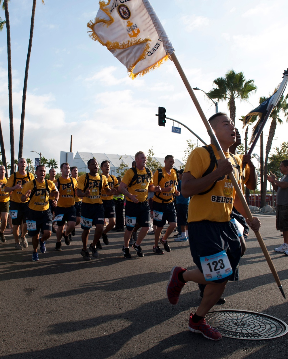 Service Members Participate in Conquer The Bridge Run During LA Fleet Week 2016