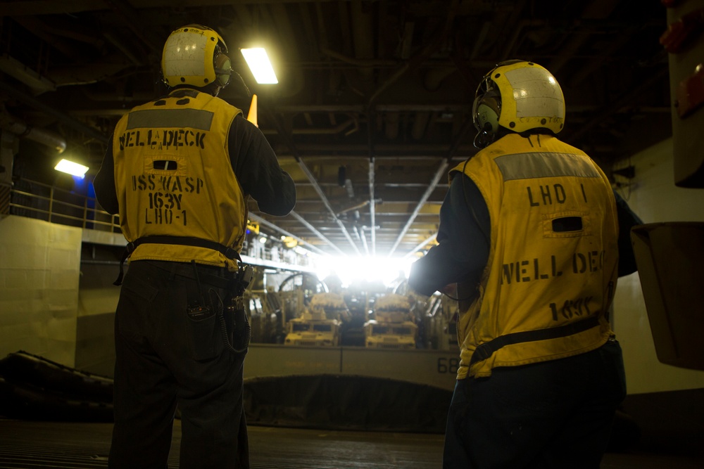 Wasp Sailors Conduct LCAC Operations