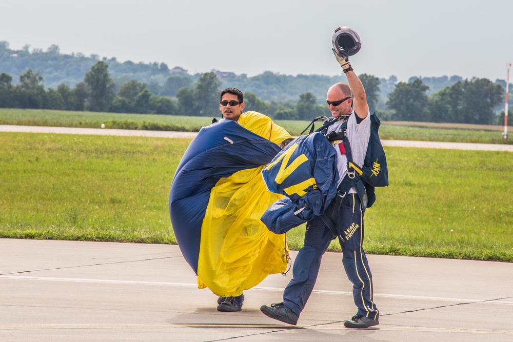 Sound of Speed Air Show performs for community above Missouri
