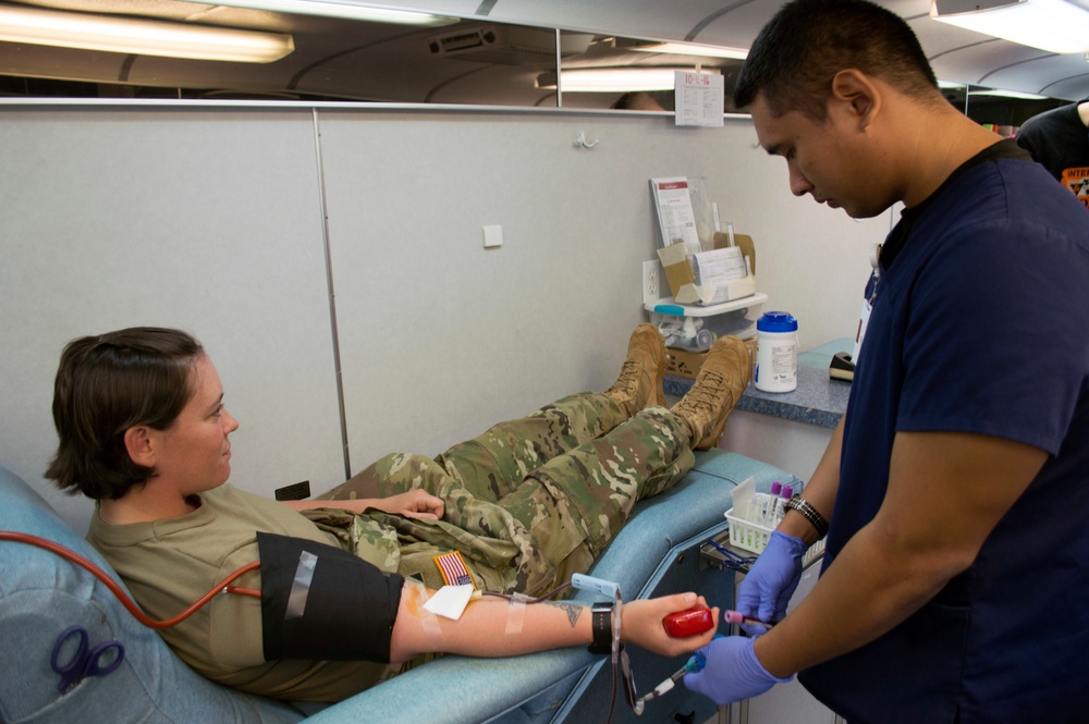 ‘Mustangs’ donate lifesaving blood to Wahiawa community