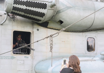 Marines display equipment to Nashville residents