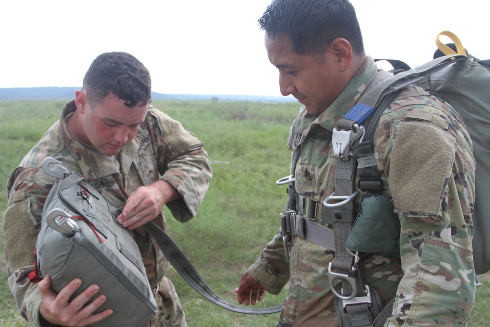 DVIDS - Images - LRS Company completes last jump before deactivation ...