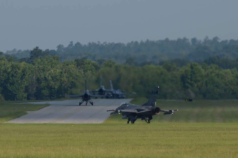 Lt. Gen. R. Scott Williams visits the SCANG