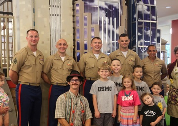 Marines read to Nashville children