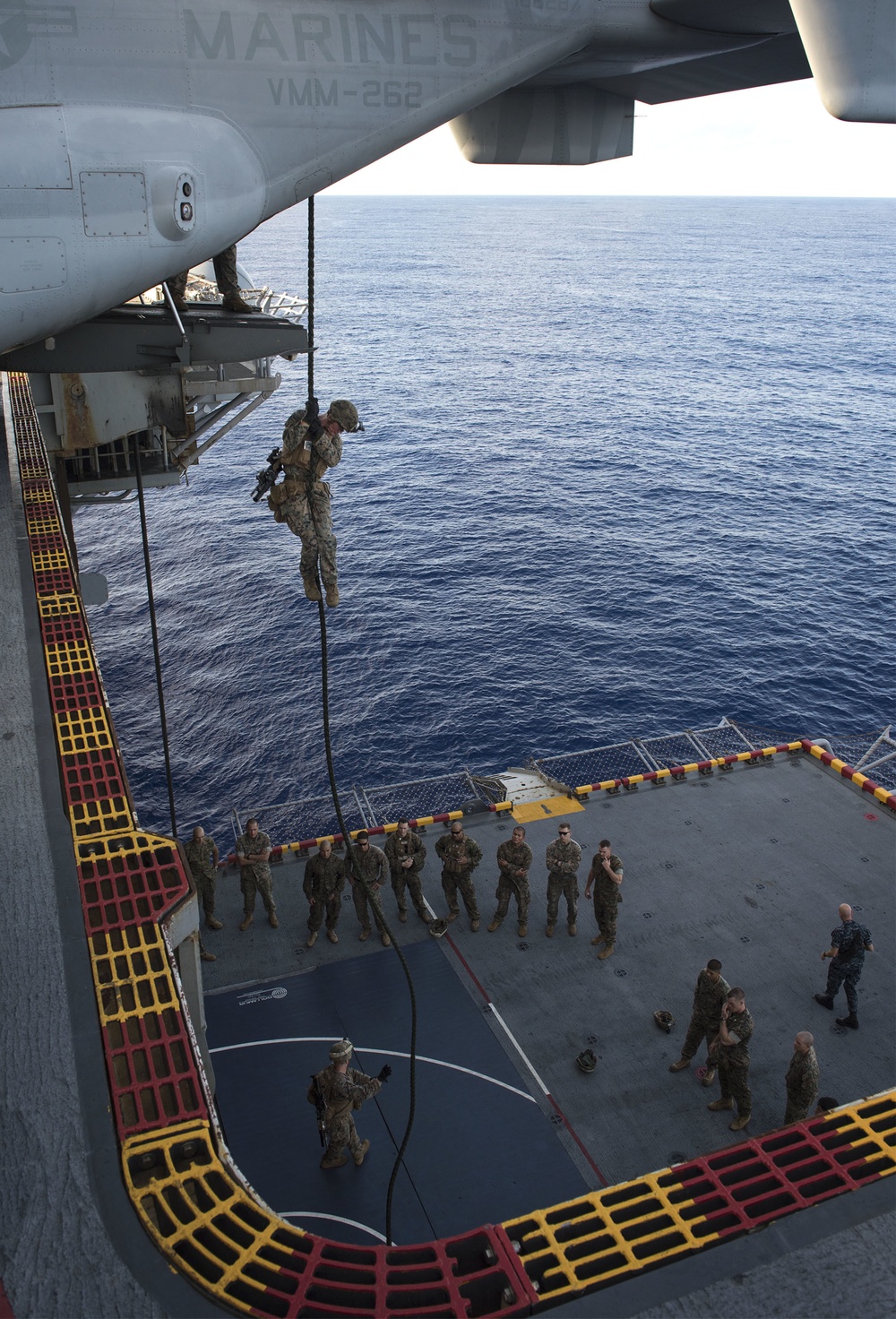 USS Bonhomme Richard (LHD-6) USMC Fast Rope;