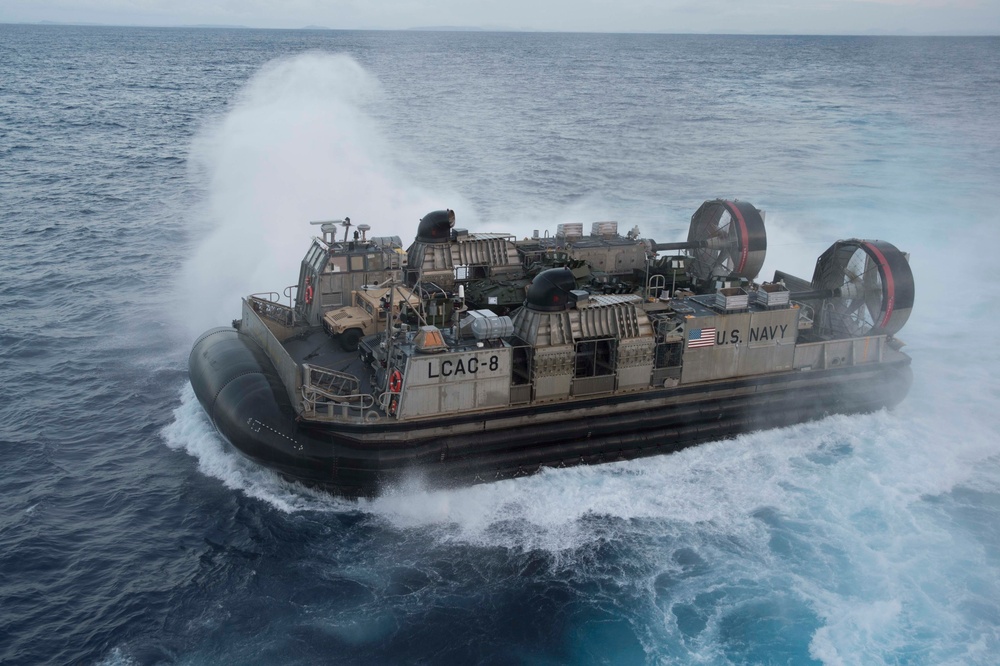 Landing Craft Air Cushion Disembarks amphibious assault ship USS Bonhomme Richard (LHD 6)