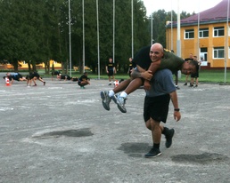 3ID Command Sergeant Major visits Mustangs in Ukraine