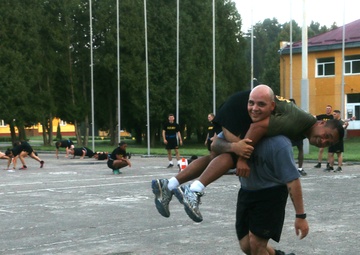 3ID Command Sergeant Major visits Mustangs in Ukraine