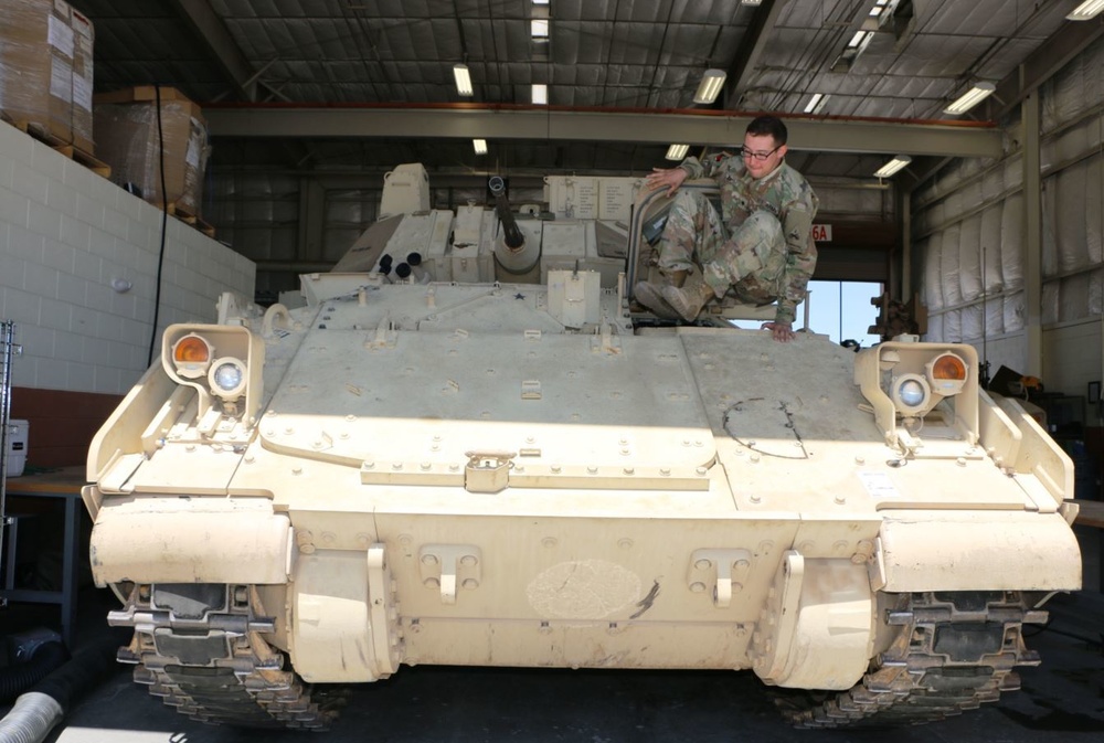 Army prepares networked vehicles for new Army Warfighting Assessment