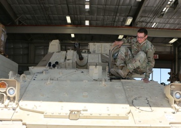 Army prepares networked vehicles for new Army Warfighting Assessment