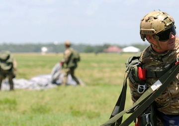 Special Tactics Airmen complete free fall training at Keesler