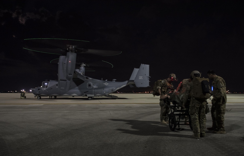Airmen from the 1st SOSS test their medical skills onboard a CV-22